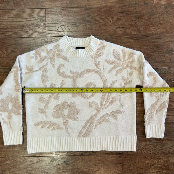 Cynthia Rowley Cream Floral Sweater Cream/Beige Size Medium - Picture 3 of 8